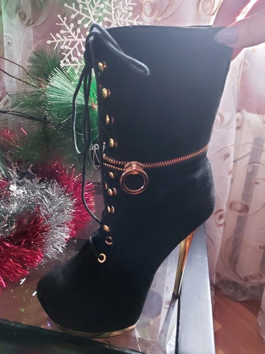 Продам новые туфли и сапоги