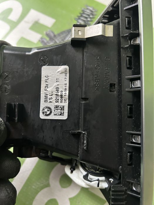 Grila aer interior stânga   bord BMW F30, F31 volan stânga