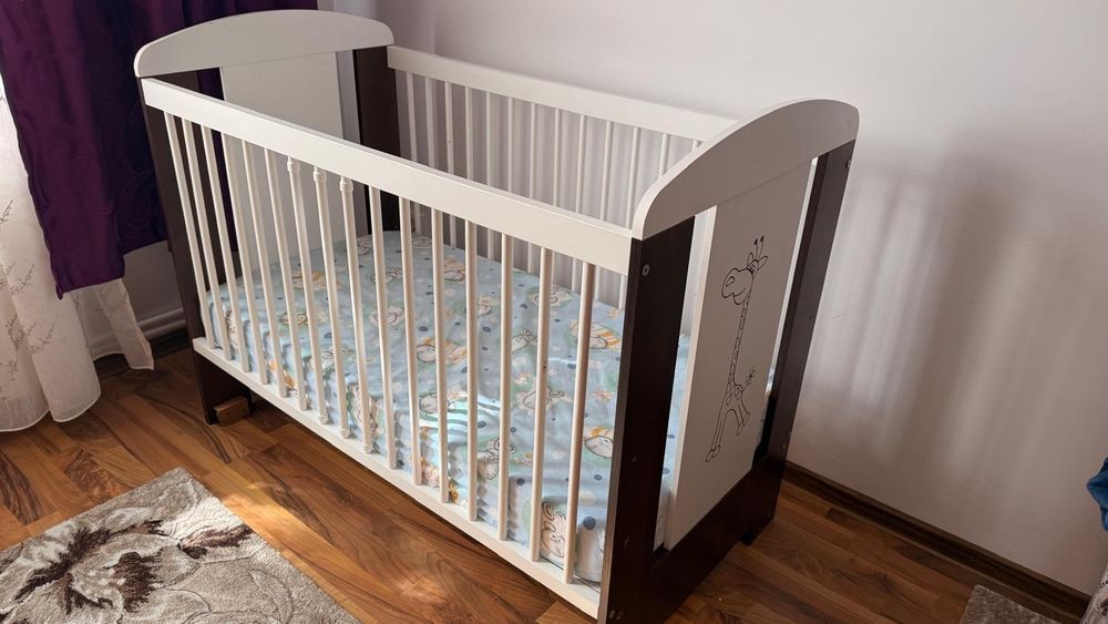 Vând pătuț in stare perfecă.