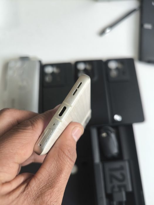 Motorola Edge 50 Ultra/16-1тб/,перфектна,комплект+кейсове.