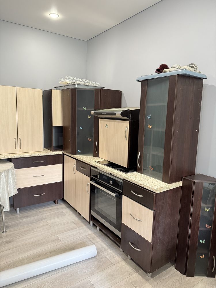 Продается Кухонный гарнитур