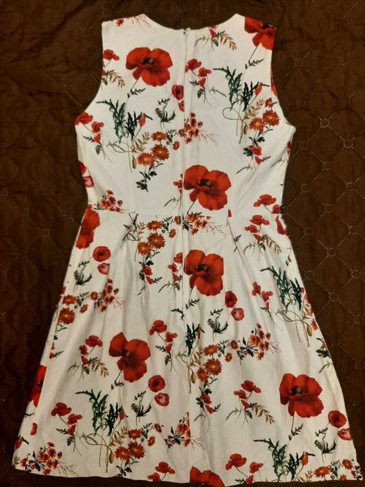 Свежа рокля с макове