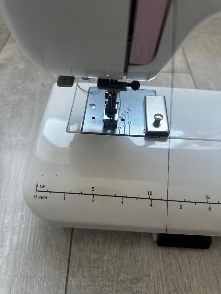 Продам швейную машинку janome!