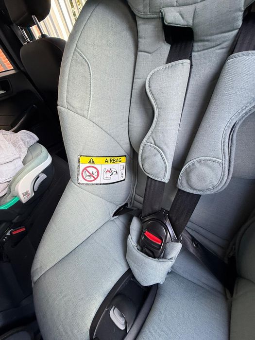 Scaun auto pentru copii BeSafe Stretch, 6 luni - 7 ani