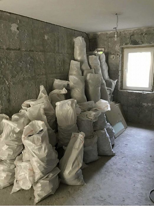 Debarasări case curți apartamente