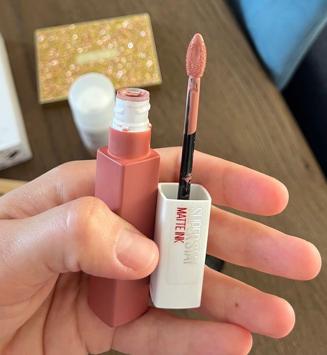 Кутия с козметика всичко за 60