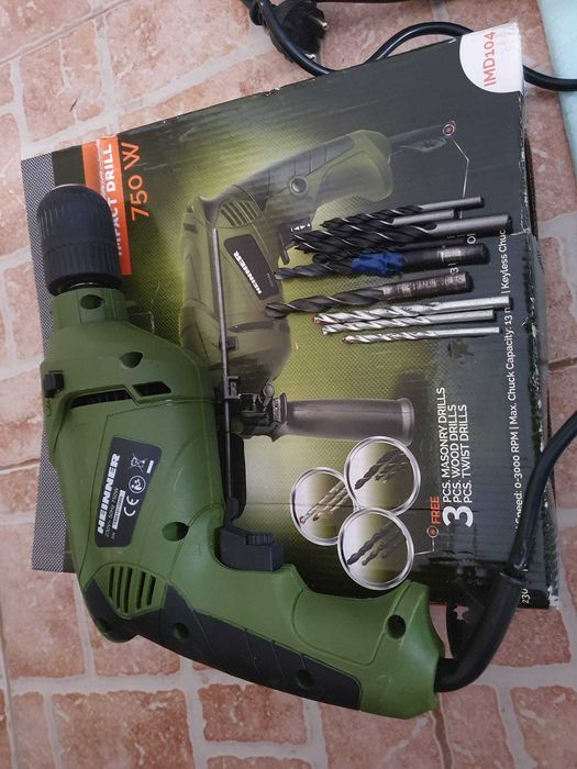 Masina de gaurit (bormasina) cu percutie Heinner, 750w  + 9 burghie