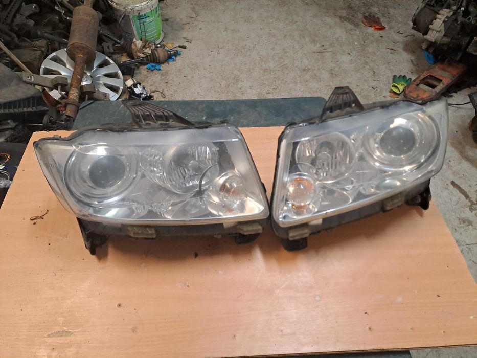 Far stanga dreapta faruri Jeep Compass Cu Lupa  05182551ad