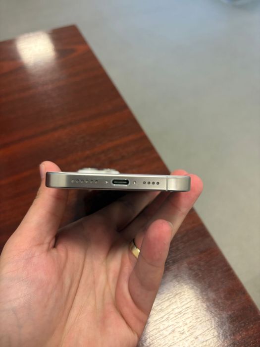 Iphone 16 pro max 256,baterie 100% alb