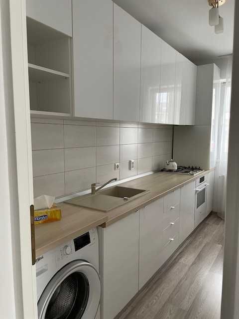 Inchiriez apartament modern 2 camere City Residence