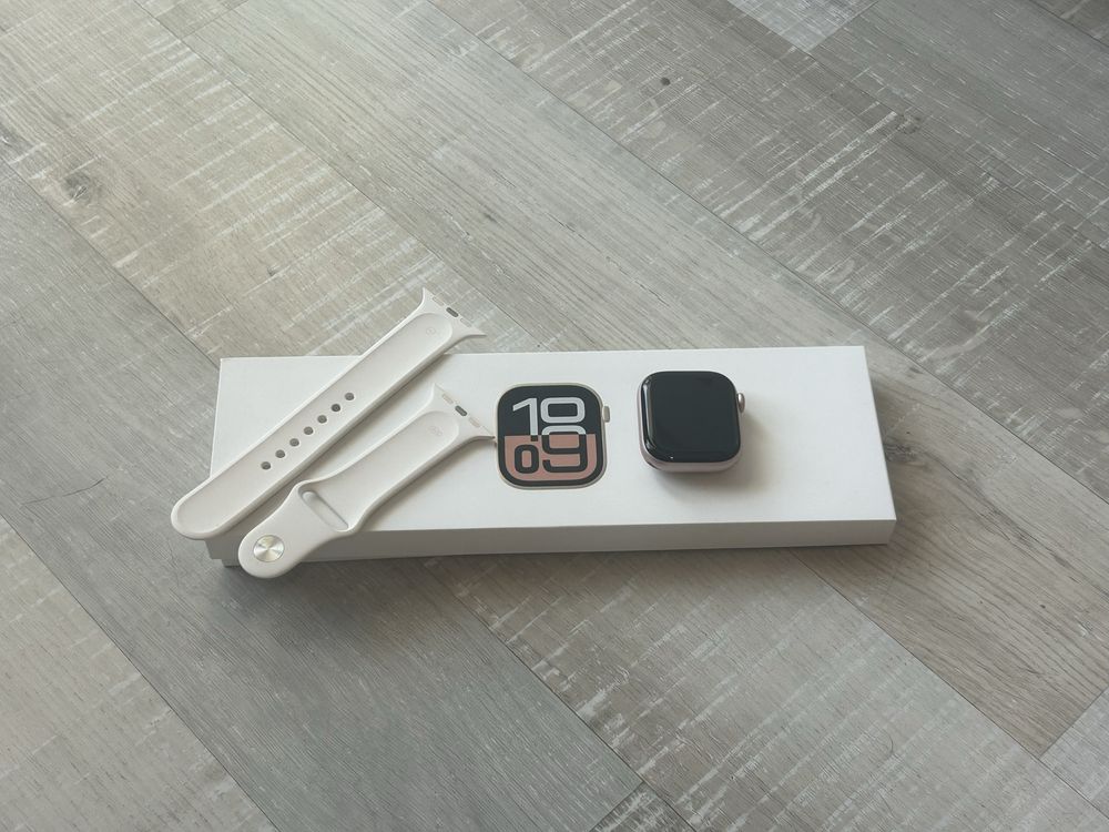 Apple Watch 10 42mm Rose като нов