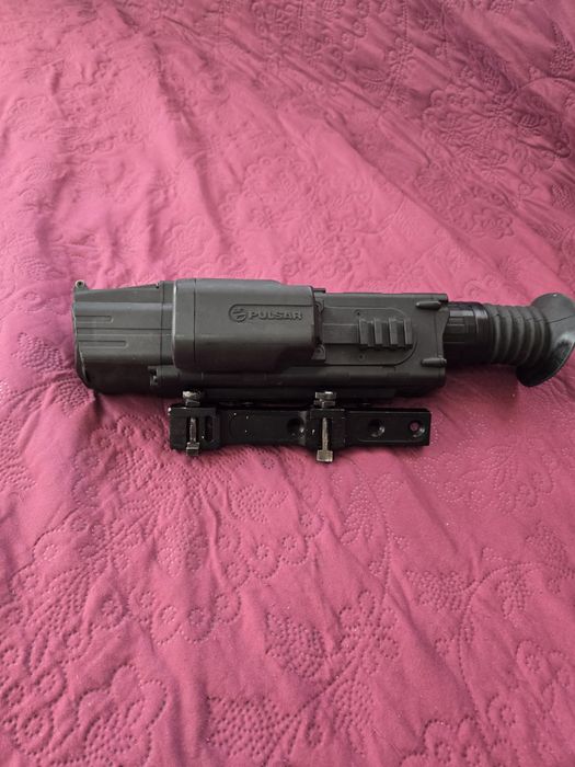 Продавам нощен прицел  пулсар n850 с