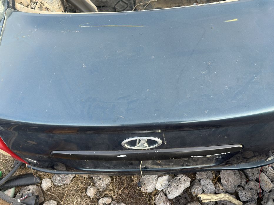 Приора седан крышка багажника