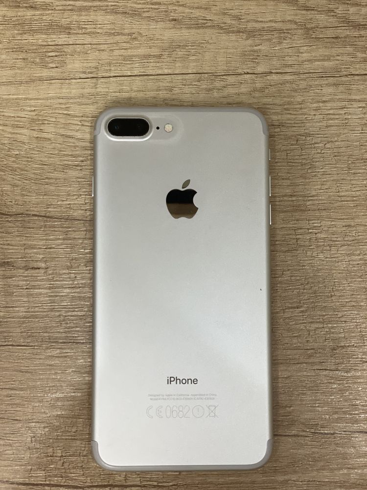 Продам IPhone 7 Plus, в идеальном состоянии