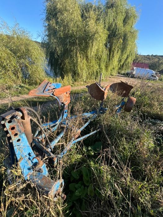 Vând plug lemken opal 90