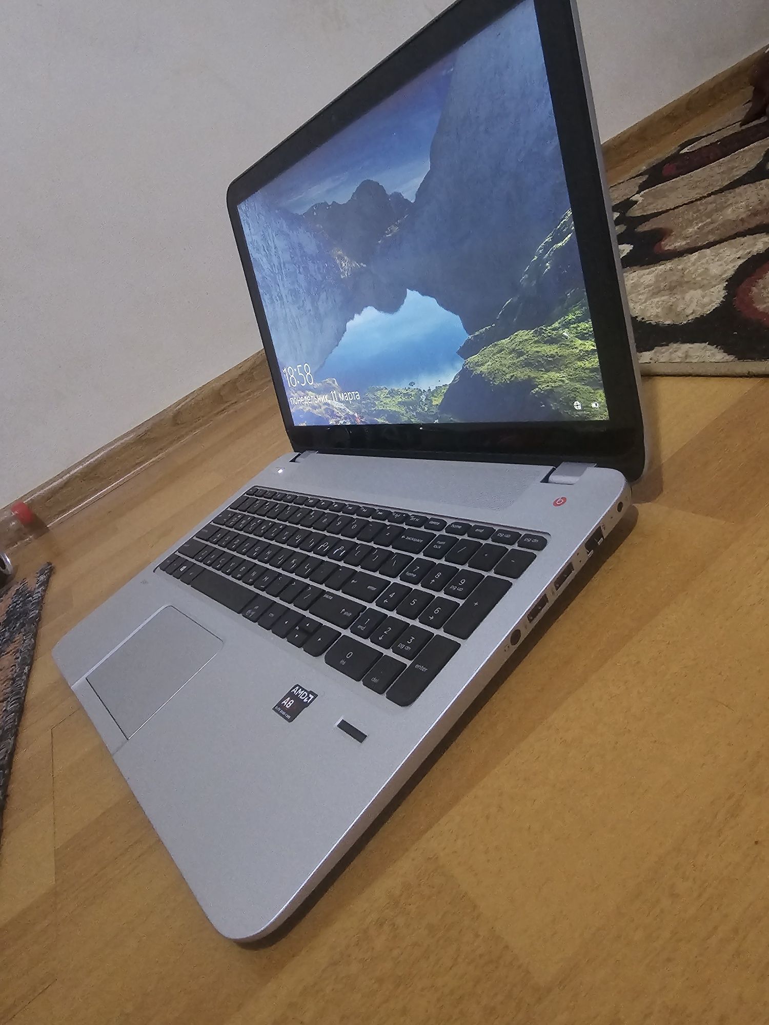 HP Notbook Sotiladi