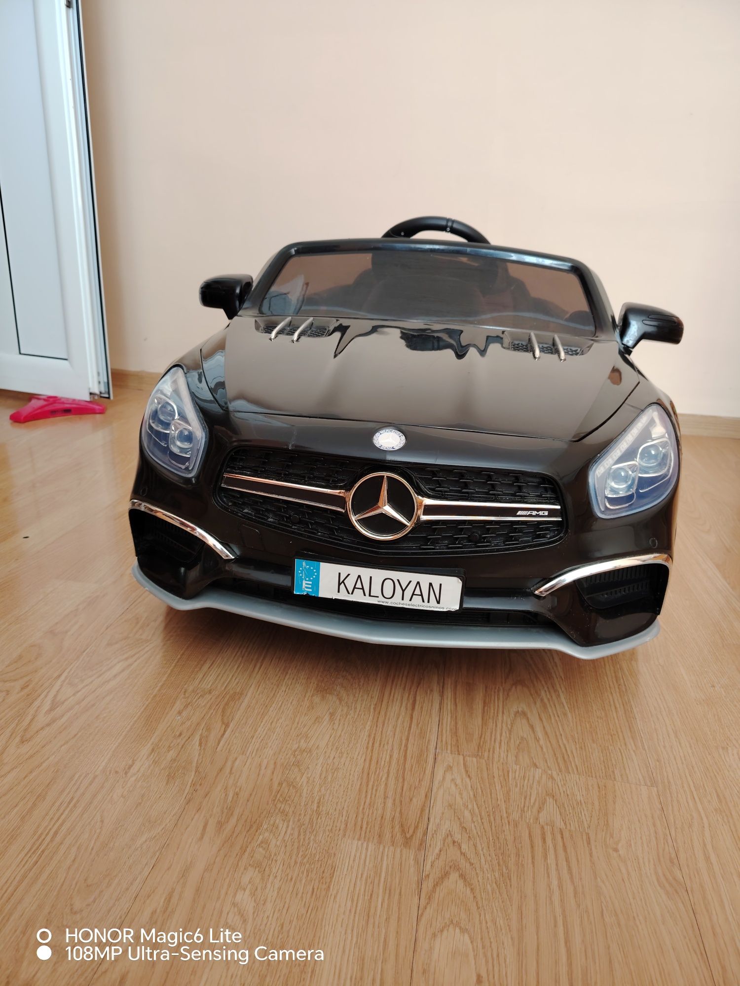 Акумулаторна детска кола mercedes