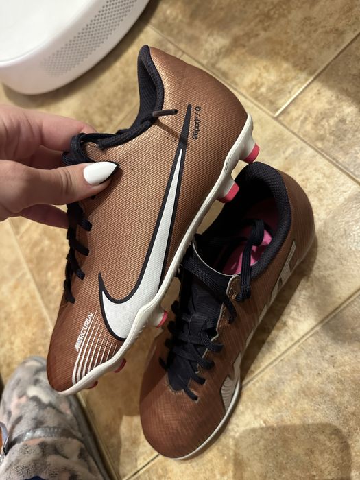 Детски бутонки NIKE