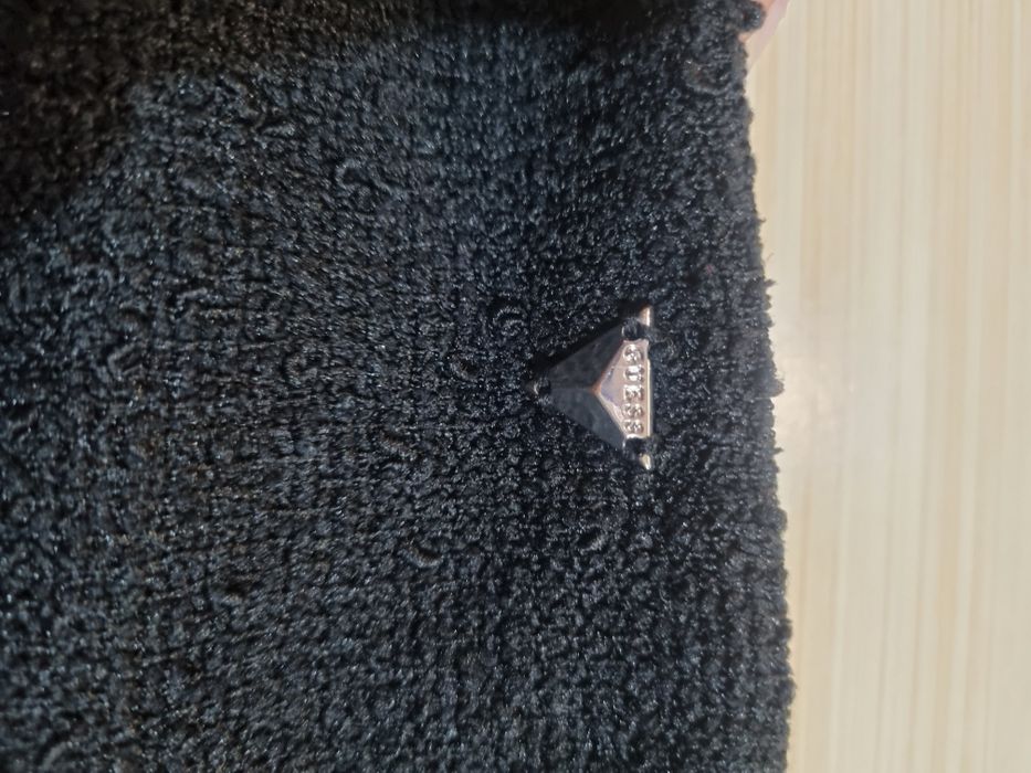 Пола тип букле  Guess