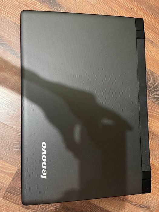 Noutbok Sotiladi LENOVO