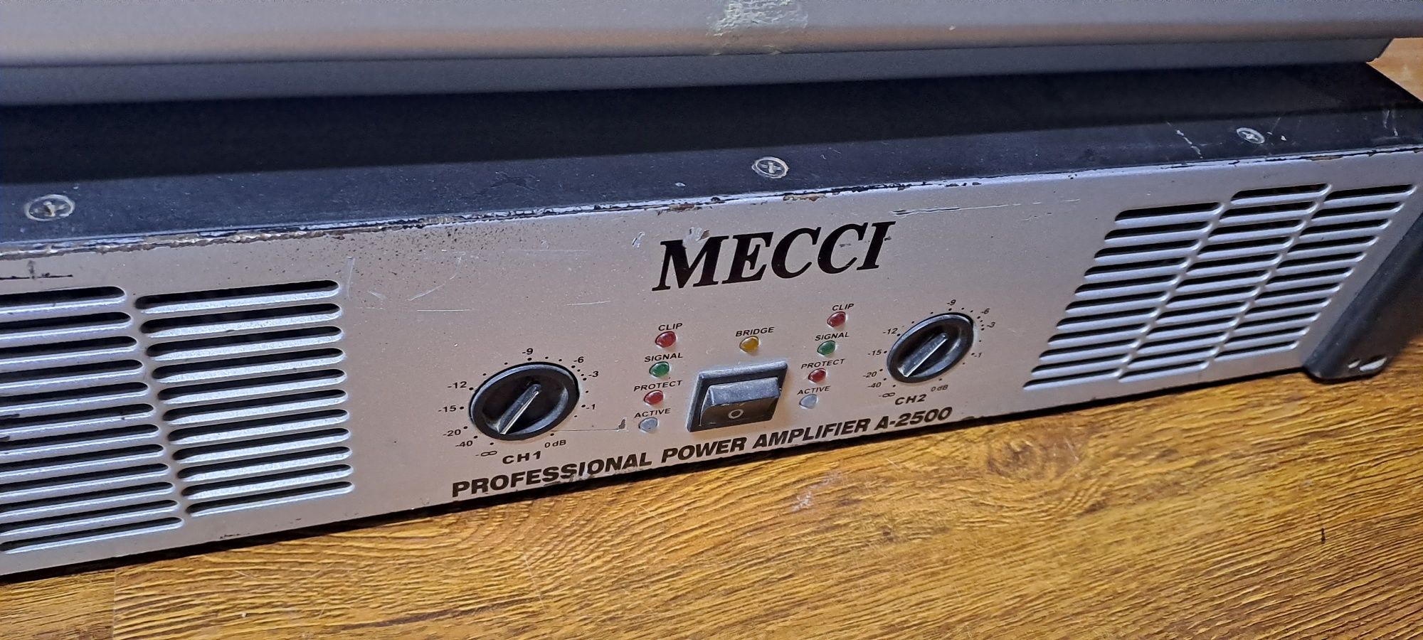 Behringer 1832-pro.mecci 2500.