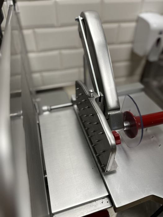 Колбасорезачка - слайс машина