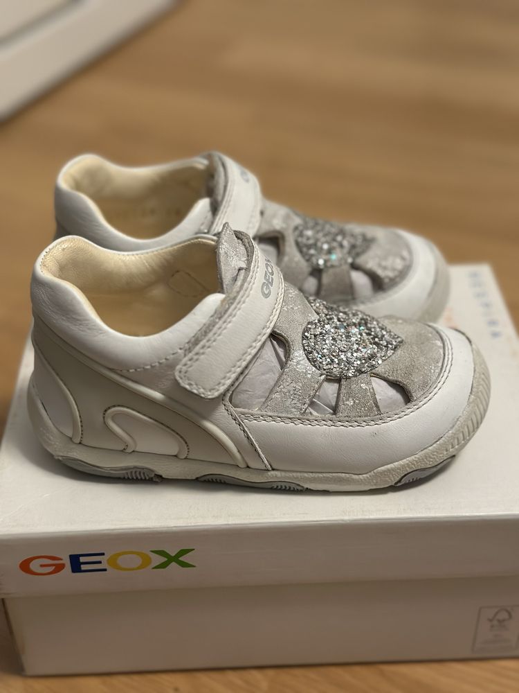 Sandale Geox piele integral, marimea 24, interior 15.5 cm
