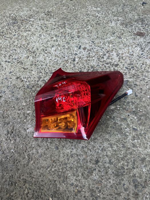 Десен стоп за Тойота Аурис Хечбек 12г-15г