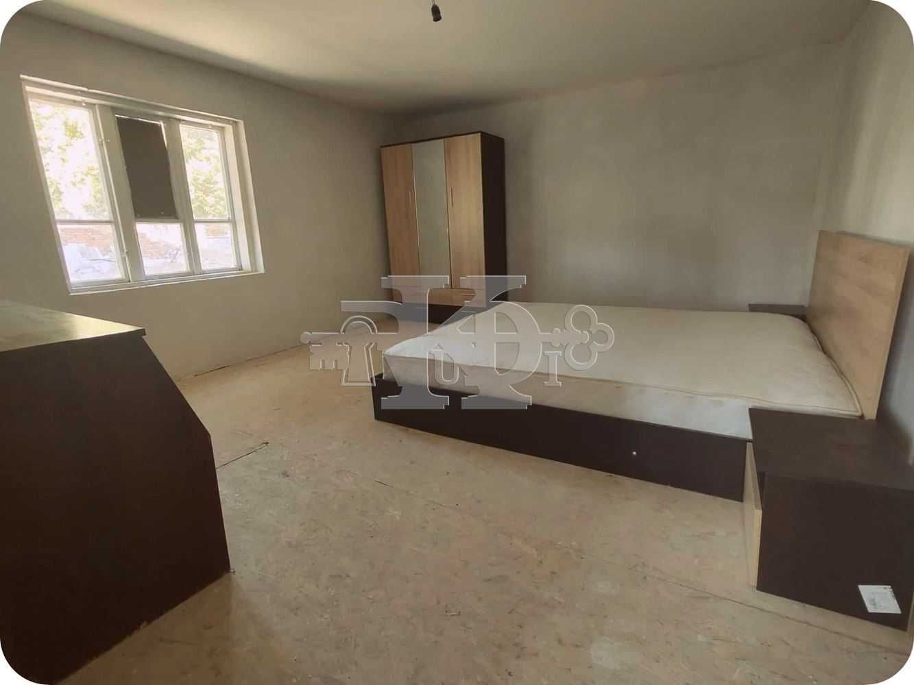 с. Преселенци, общ. Генерал Тошево, обзаведена къща с двор, 24900€.