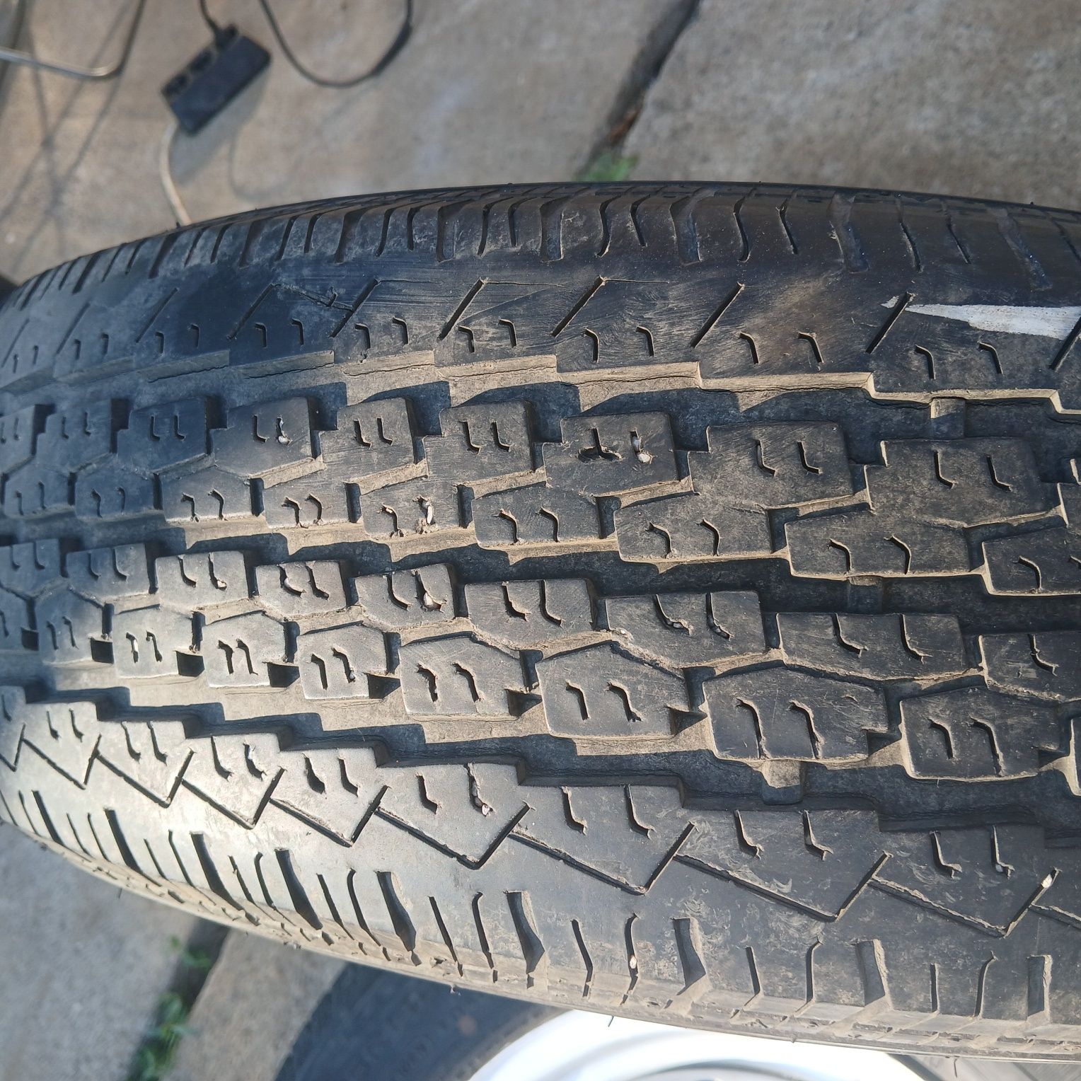 Джанти и гуми за Нисан 185 R 14 C
