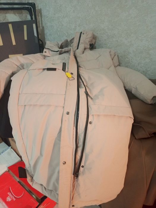 Продам теплую женскую куртку зимняя