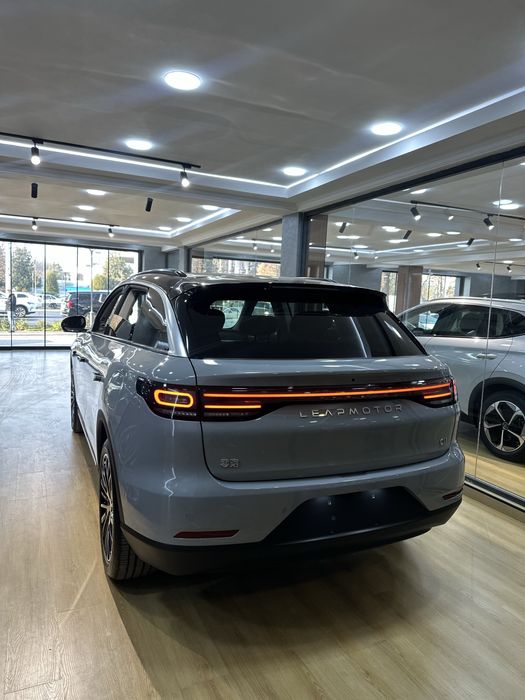 LEAPMOTOR C11 hybrid restyling