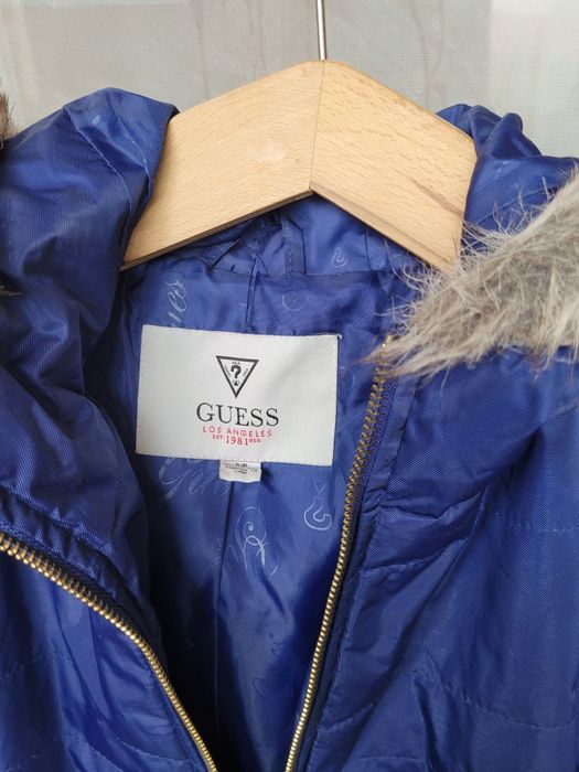 Уникално яке на guess, размер с за 70 лв