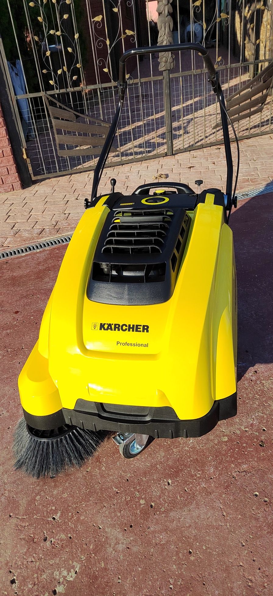 Karcher Km 75/40 WP Бензинова професионална метачна машина