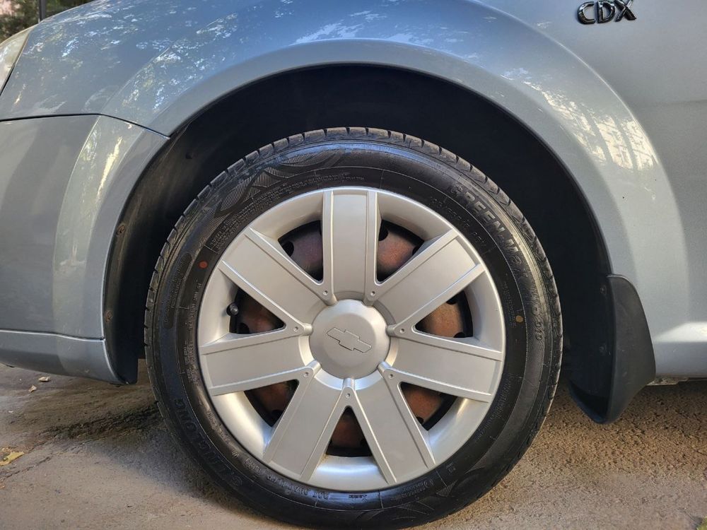 Lacetti MT sotiladi