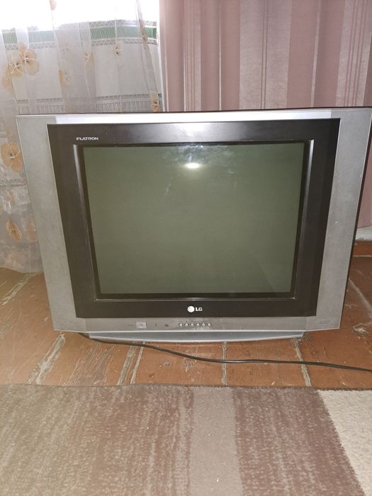 Продам телевизор лж хорошо показывает дешево