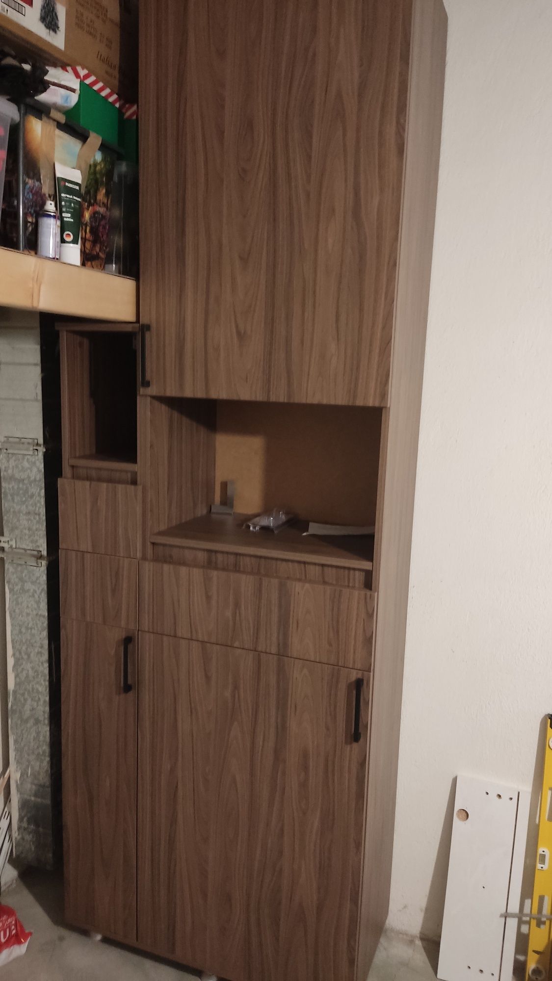 Мебели по поръчка
