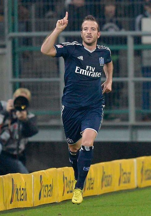 Футболни тениски Sevilla Daniel Alves и Hamburger Rafael Van der Vaart