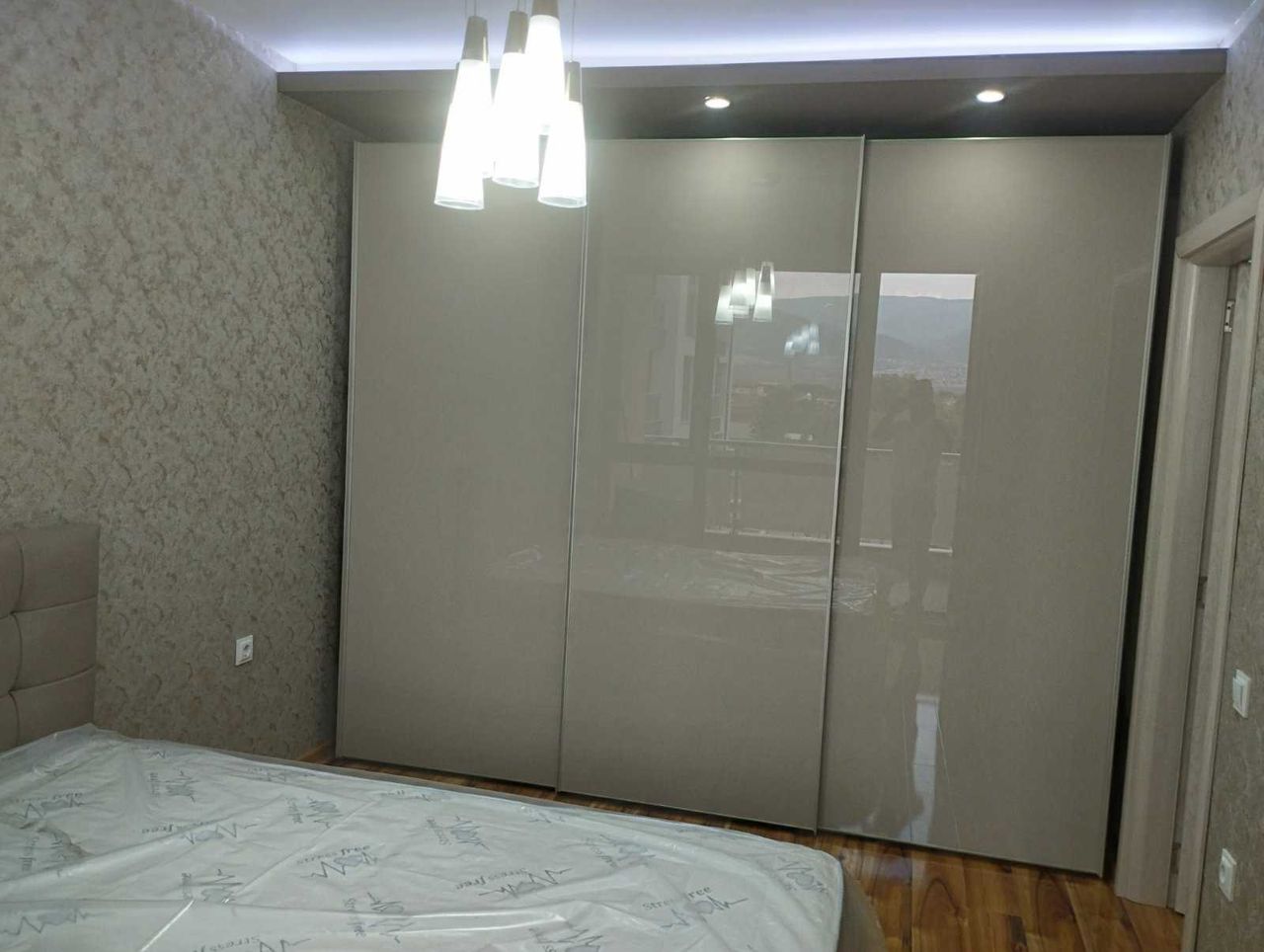 Продава се Двустаен апартамент в Пловдив, Беломорски - 65 кв.м за 10 €/кв.м - Снимка #3