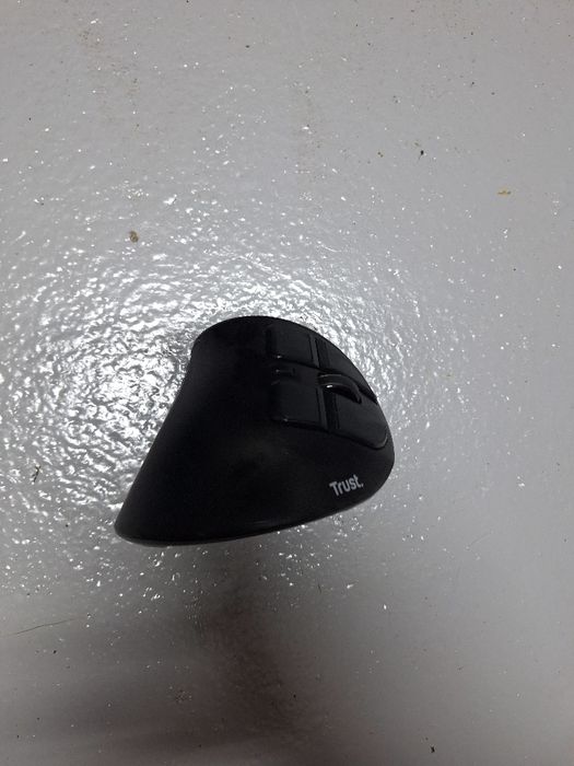 Mouse wireless Trust Voxx,ergonomic   reincarcabil, vertical, Bluetoot