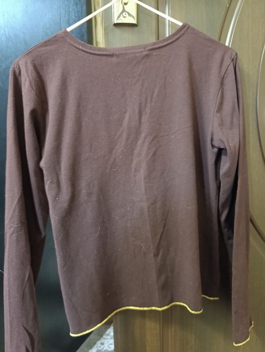 Продаются кофточки.