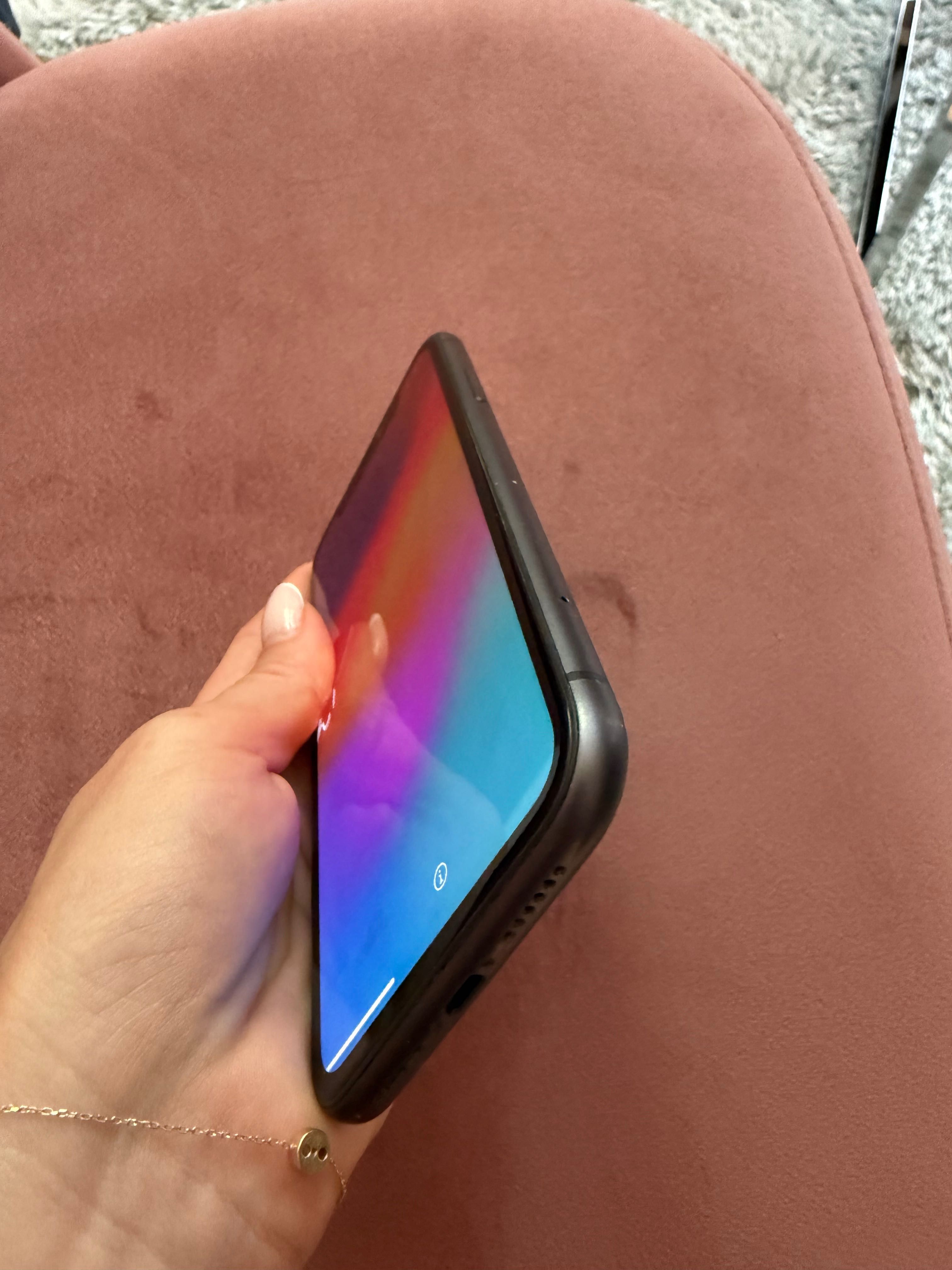 iPhone 11 -  64GB