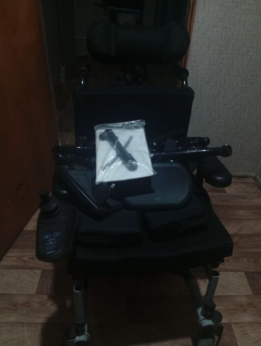 Продаю электрическую инвалидную коляску