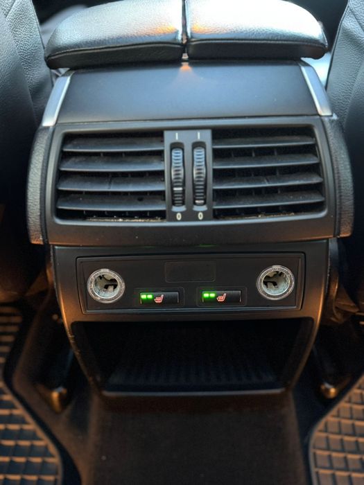 BMW X5 3.0 Diesel xDrive – An 2012 – Full Opțiuni

Vând BMW X5, an fab