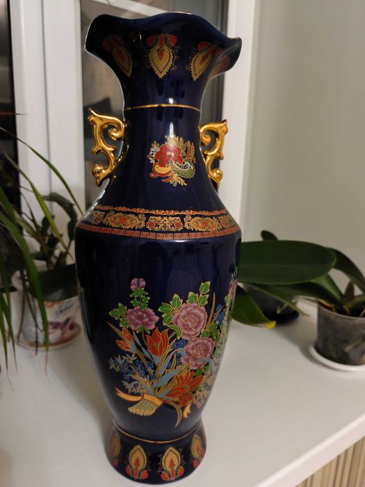 Продам декоративную вазу