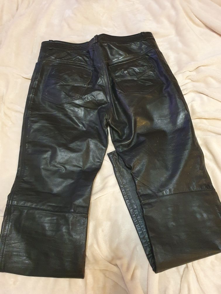 Pantaloni piele vita