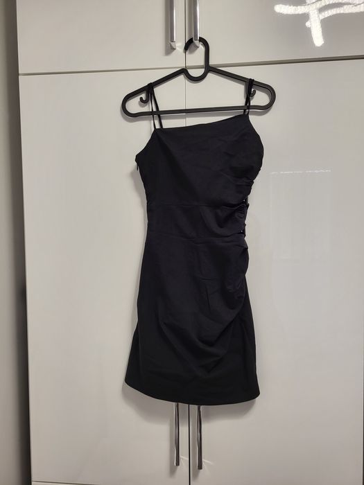 Rochie neagra Zara