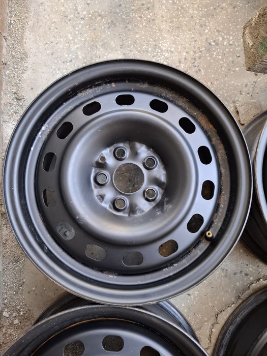 Продавам 4 бр железни джанти 5x100 15 цола 6 J*ЕТ 36.5*ц.о 57.1 мм