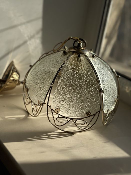 Продам б/у люстру