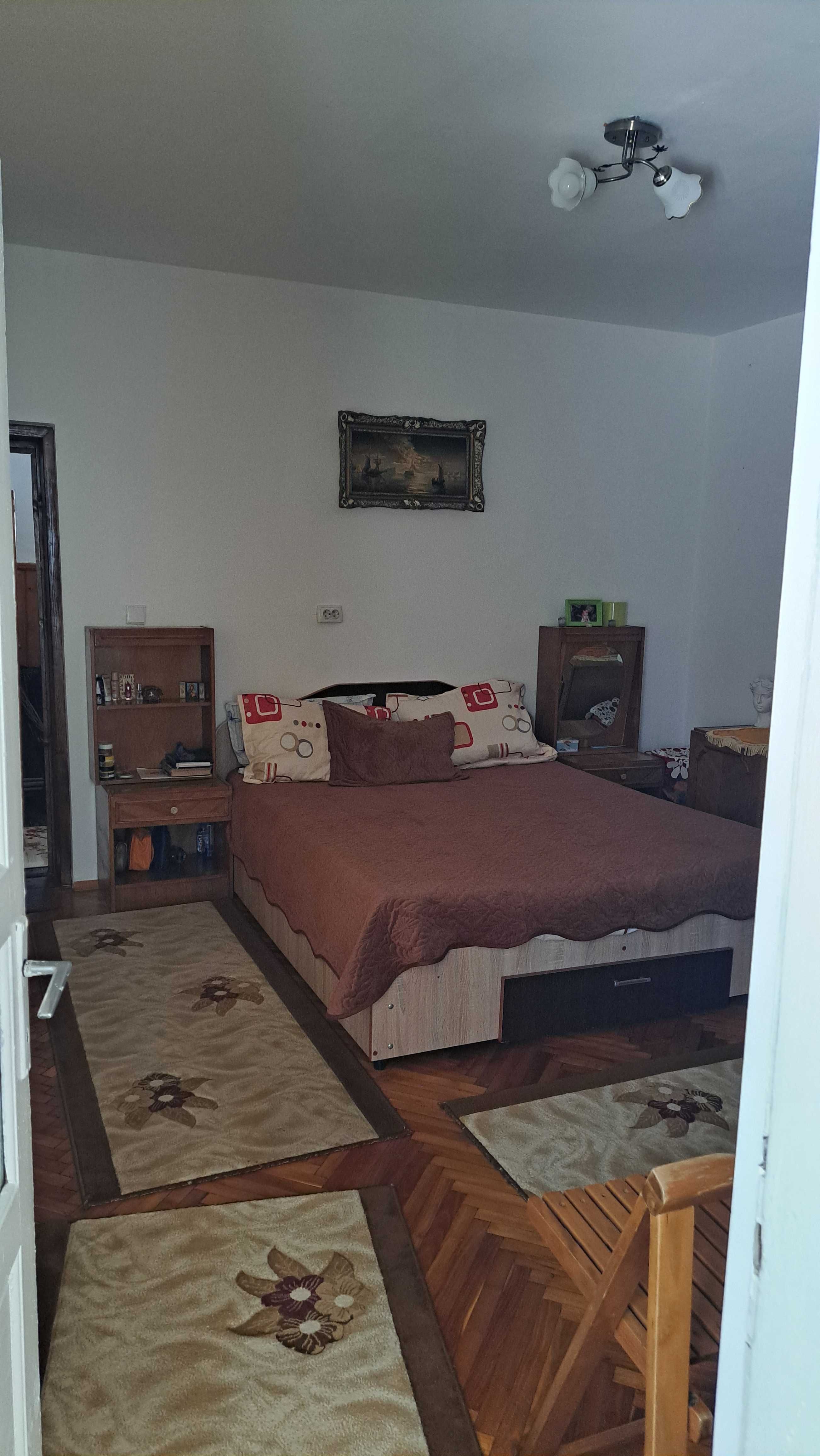 Casa de vanzare, 4 camere, parter & mansarda